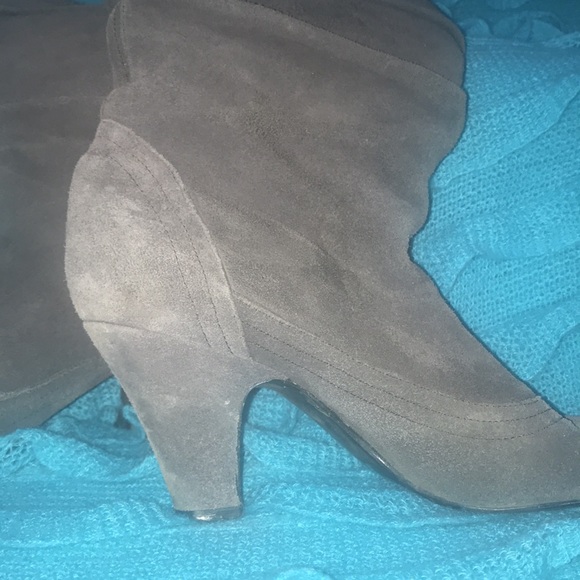 🥾Steve Madden Grey Swede Boots FC08 - Picture 4 of 4